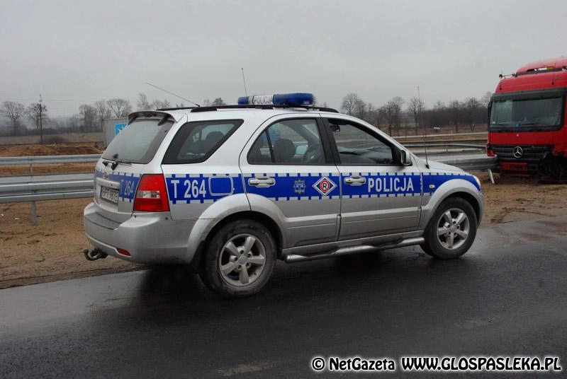 Wypadek na S7 - kierowca zasnął za kierownicą