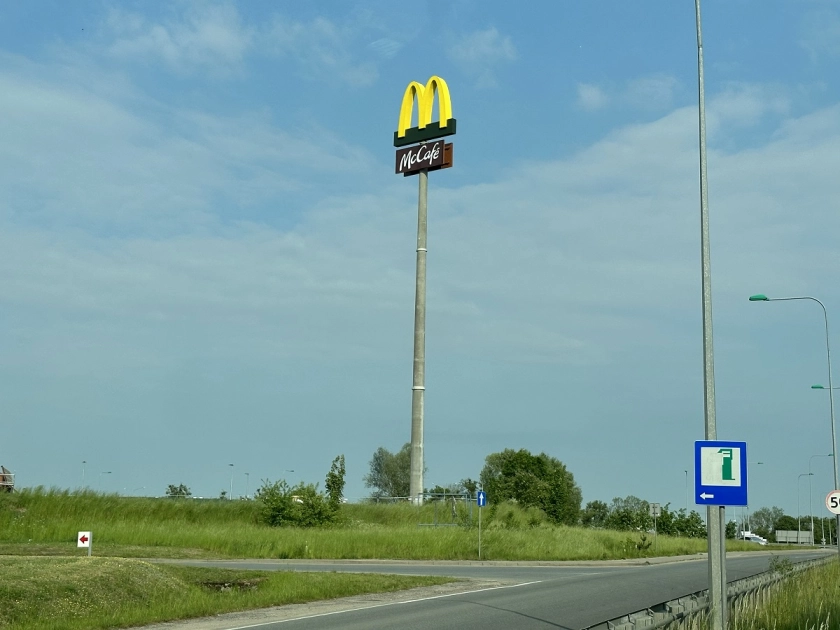 Błyskawiczne tempo na budowie McDonald”s