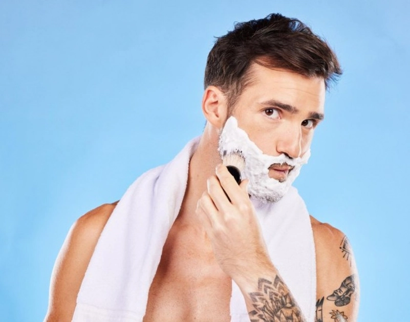 Golenie na sucho vs. golenie na mokro — Która metoda zapewnia lepsze rezultaty?