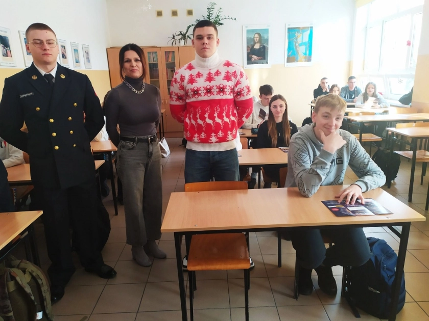 Podchorążowie akademii wojskowych w ZSEiT w Pasłęku