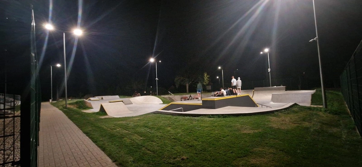 Skatepark wieczorową porą