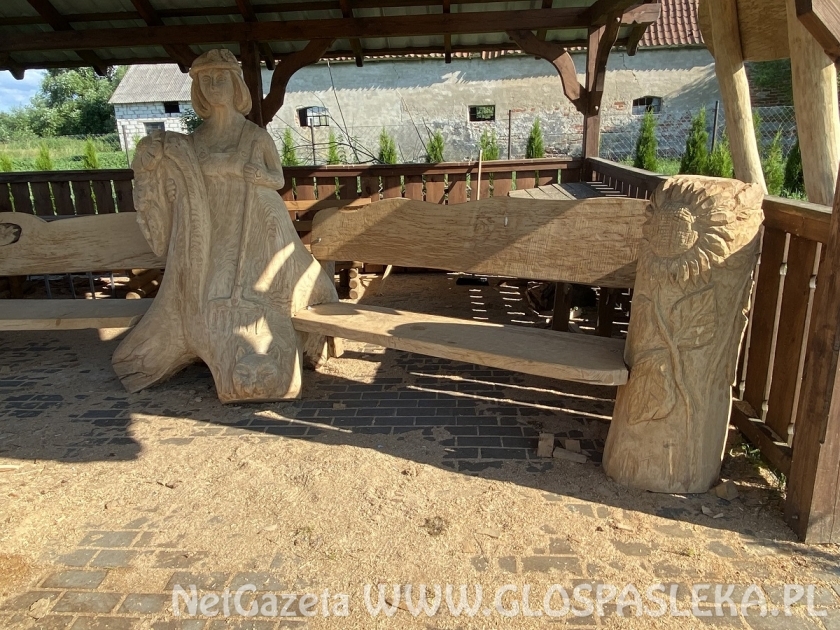 Drewniane rzeźby w Mariance