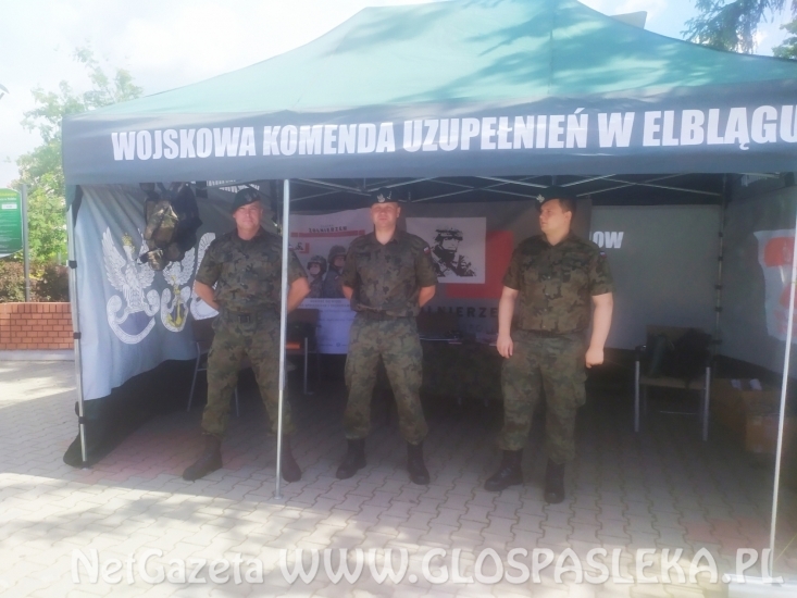 Uczniowie ZSEiT w Pasłęku - żołnierzami Rzeczpospolitej