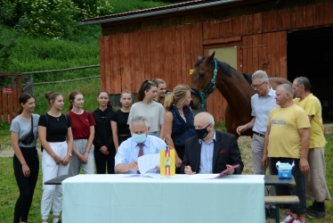 Umowa na dofinansowanie zakupu namiotu jeździeckiego