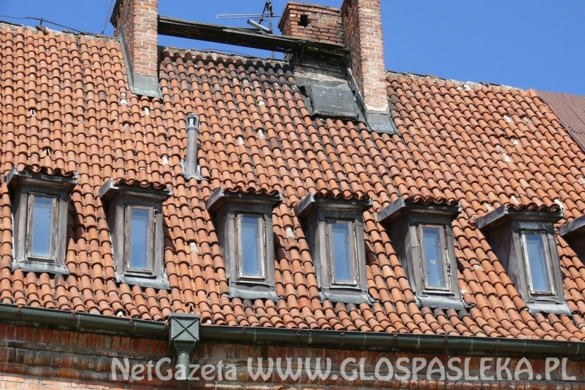Umowa na remont dachu ratusza
