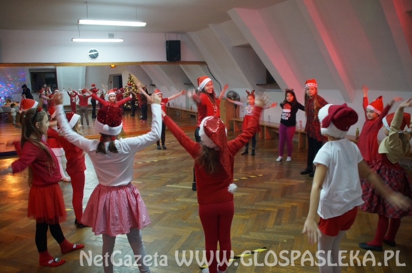 Taneczne Mikołajki w sekcji POK Dance