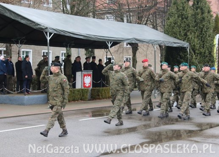 Delegacja ZSEiT na pożegnaniu wojskowego kontyngentu „Łotwa”